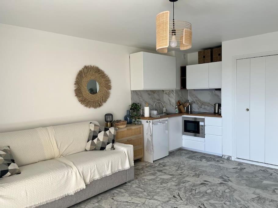 Studio Cosy Avec Terrasse Sur La Plage ลาแซน-ซูร์-แมร์ ภายนอก รูปภาพ